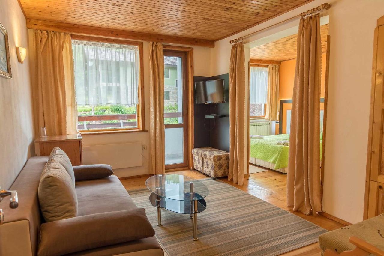 Hotel Paradise Place Kalofer Luaran gambar