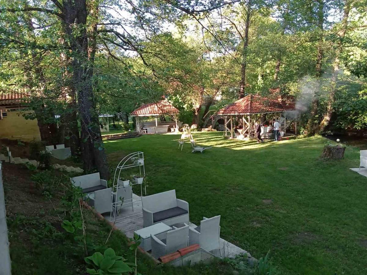 Hotel Paradise Place Kalofer Luaran gambar