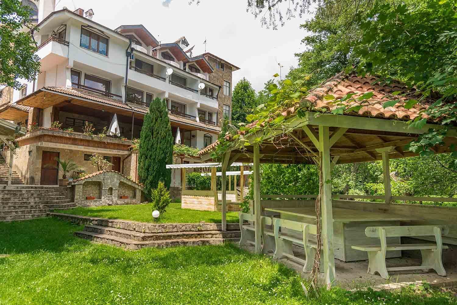 Hotel Paradise Place Kalofer Luaran gambar