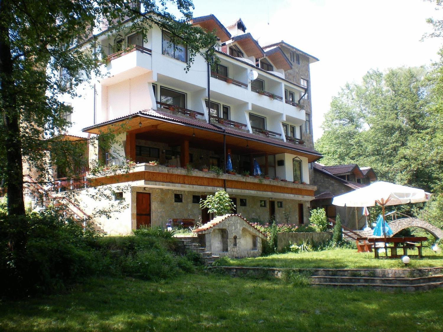 Hotel Paradise Place Kalofer Luaran gambar