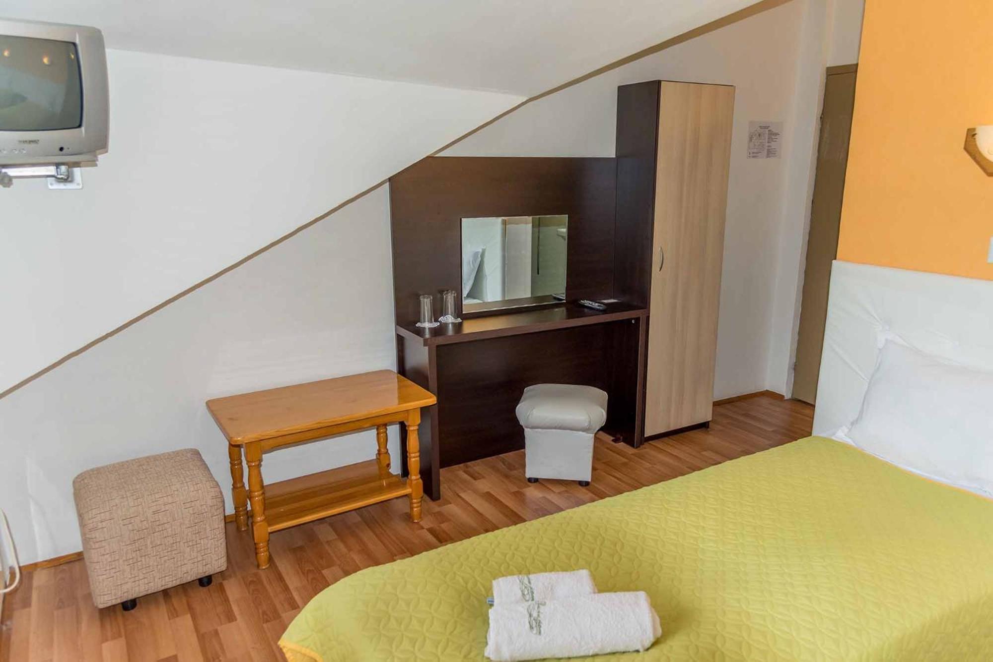 Hotel Paradise Place Kalofer Luaran gambar