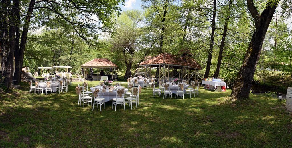 Hotel Paradise Place Kalofer Luaran gambar