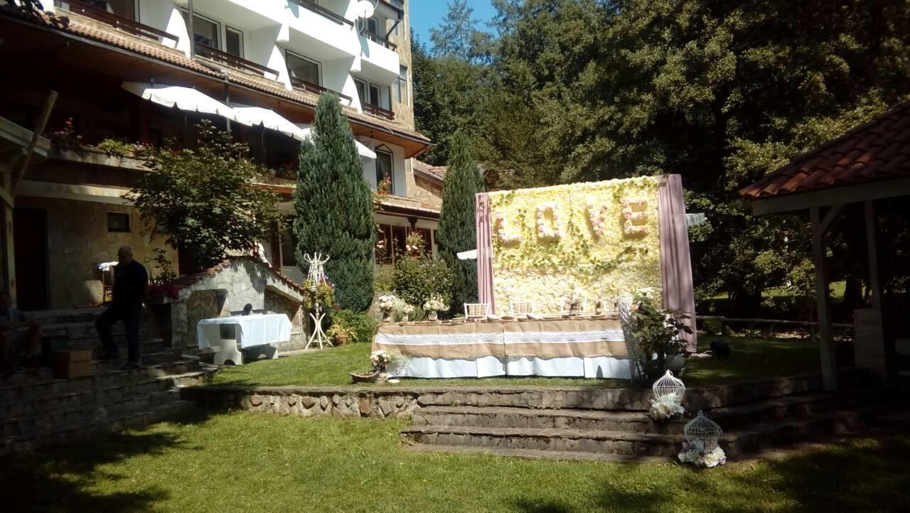 Hotel Paradise Place Kalofer Luaran gambar